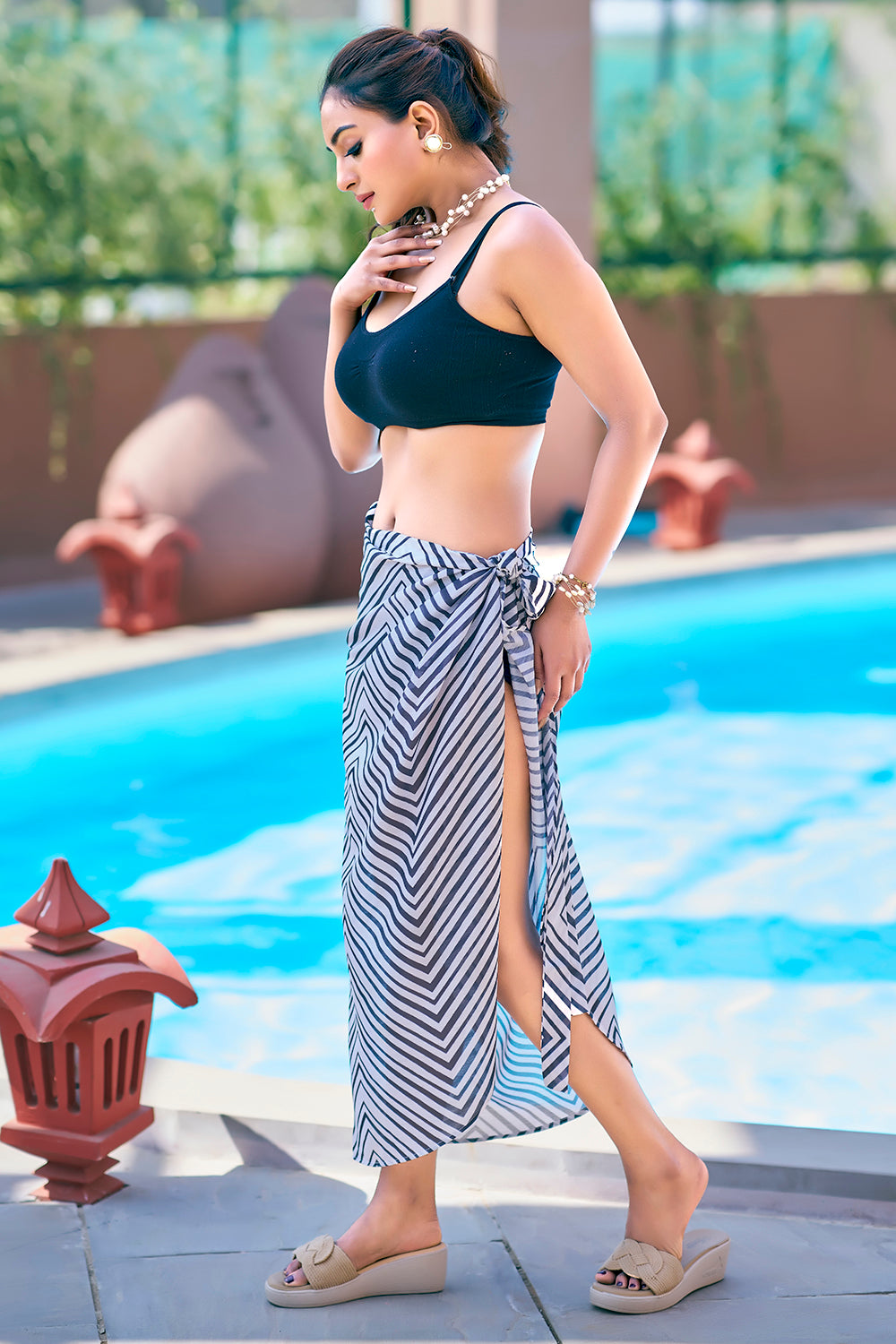 Curvy Lane White And Black Printed Sarong For Plus Size