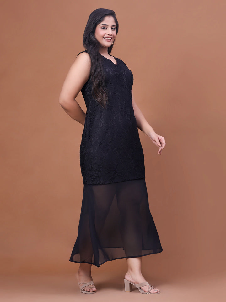 Long Black Sleeveless evening dress for plus size women