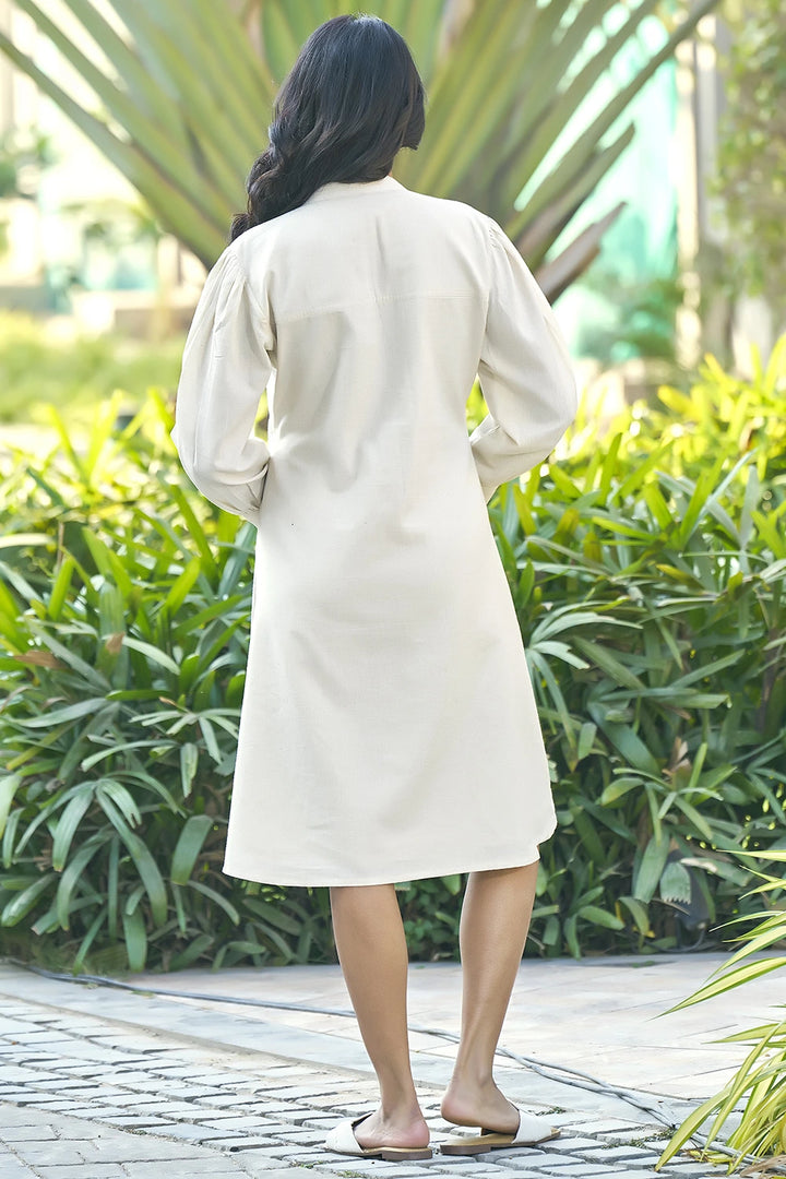 Off-white casual resort wear dress for plus size women backside