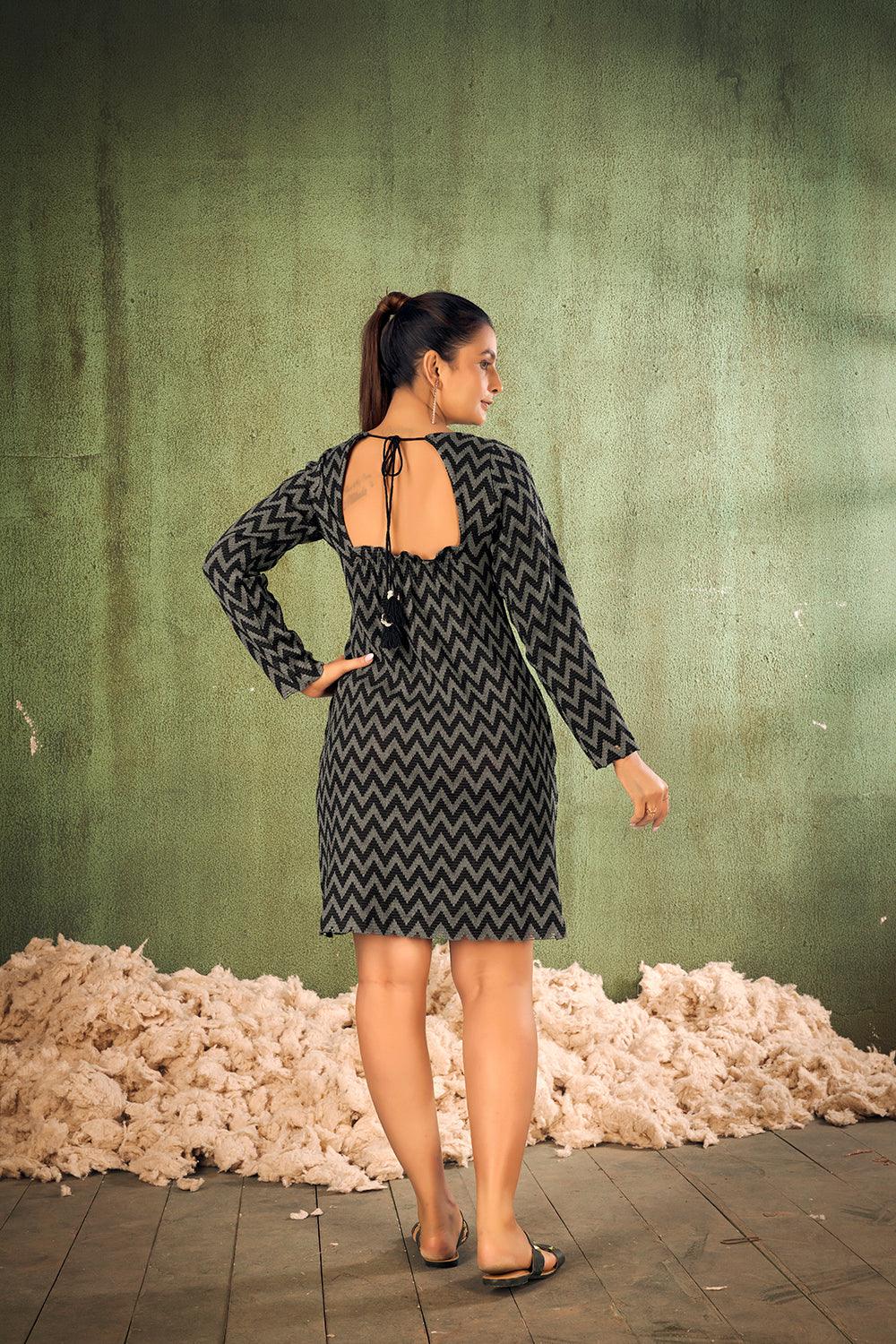 Stlylish Black And Green Casual Resort Wear Dress For Women