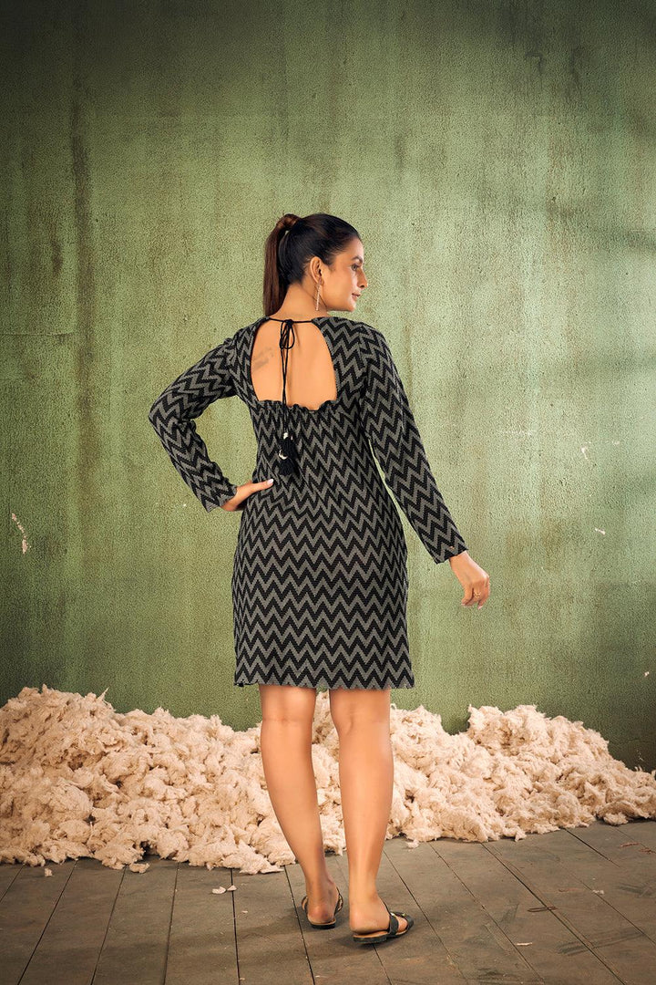 Stlylish Black And Green Casual Resort Wear Dress For Women