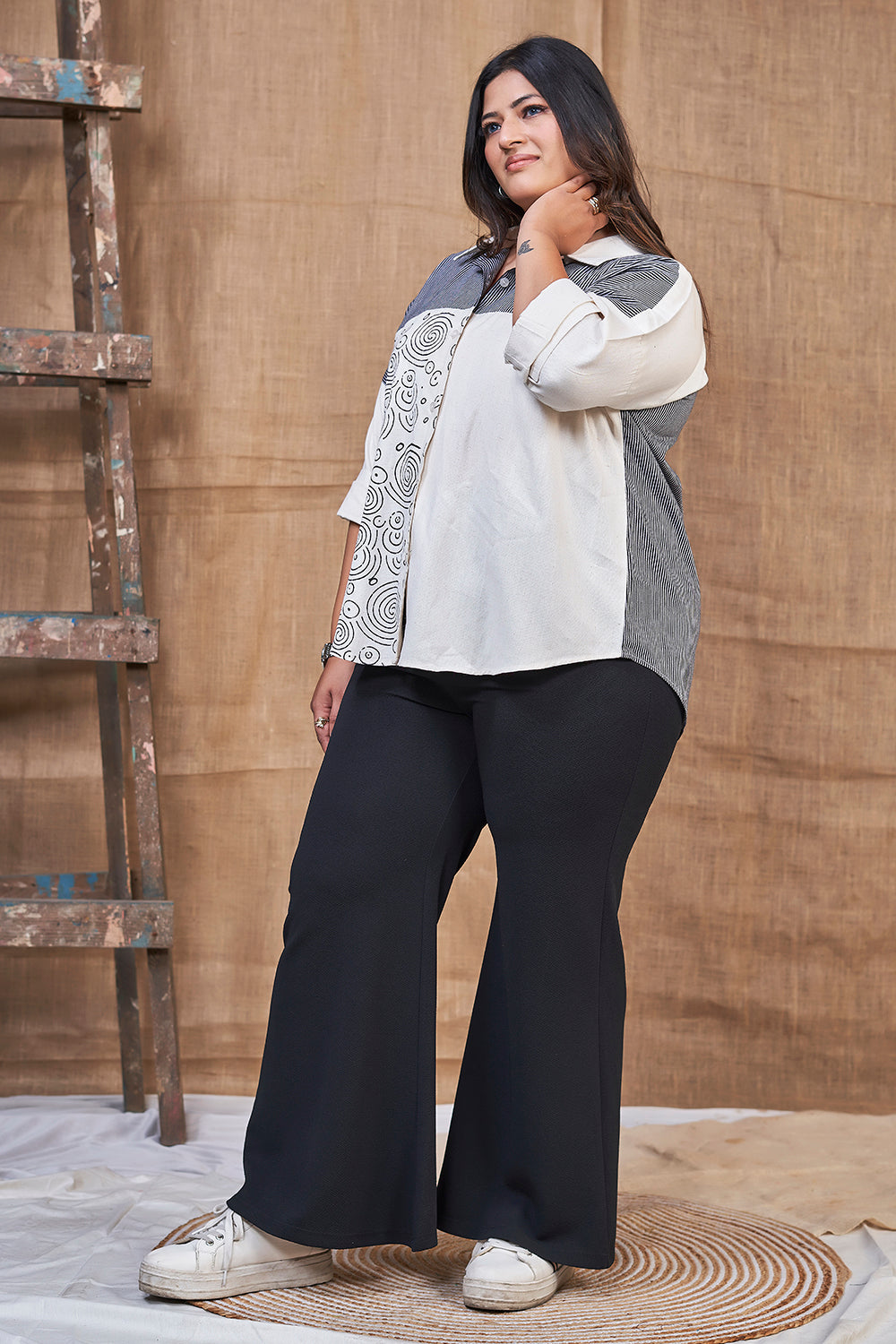 Off-white Casual Shirt Design With Blue Floral Patchwork For Plus Size