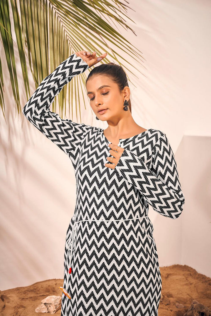 Black and White Zig zag Knitted Beach Wear Midi Dress - Curvy Lane