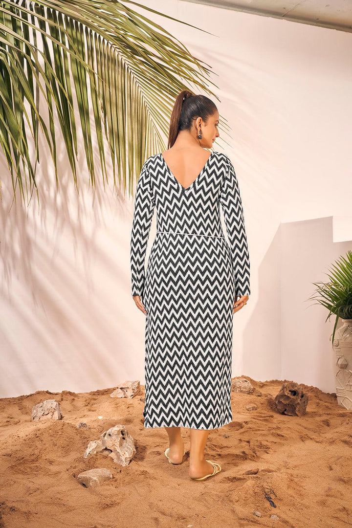 Black and White Zig zag Knitted Beach Wear Midi Dress - Curvy Lane