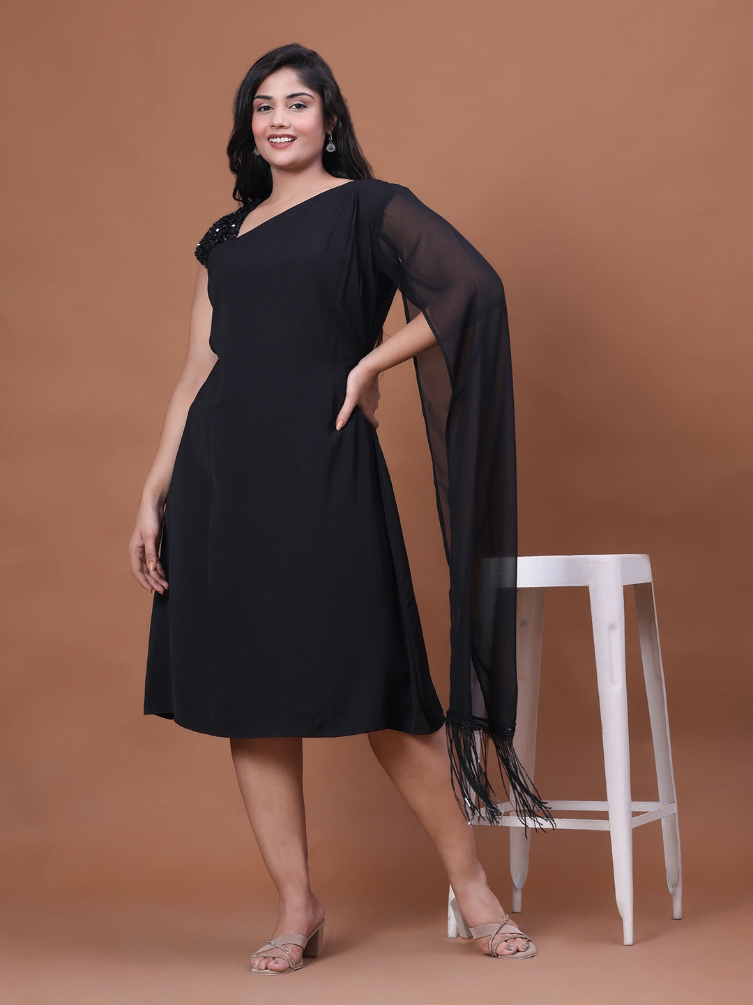 Black Aline Elegant sequin and flared sleeve party dress for curvy women