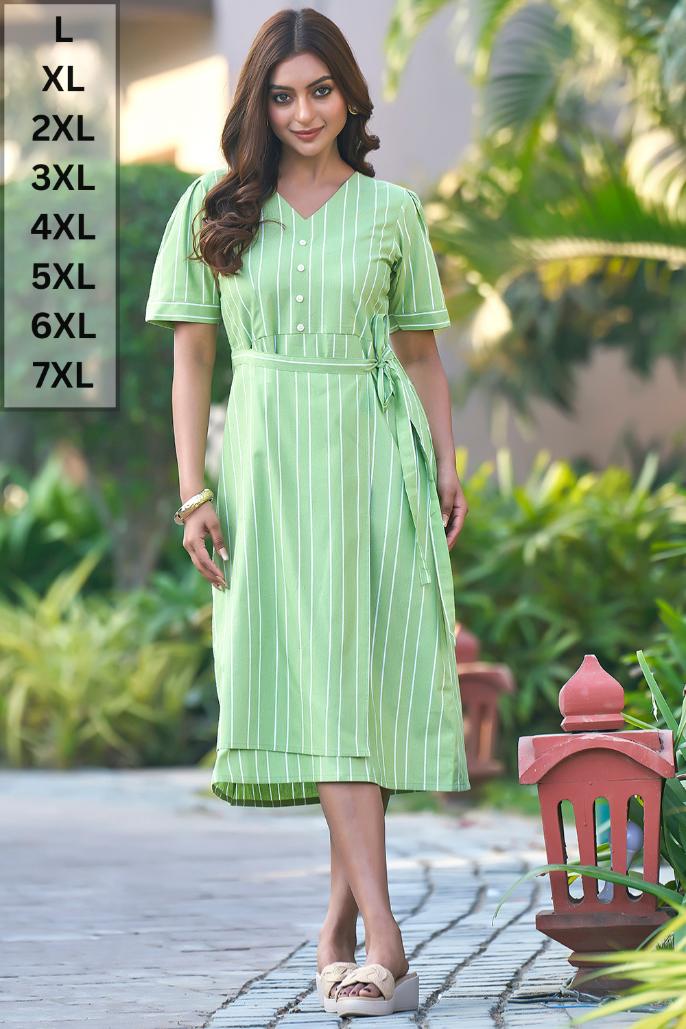 Casual tie-up summer dress with lining