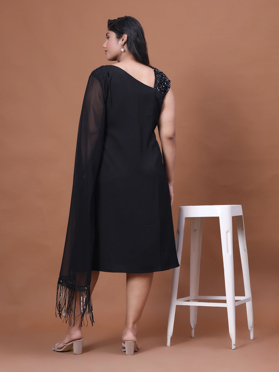 Unique asymmetric sleeve plus size party dress