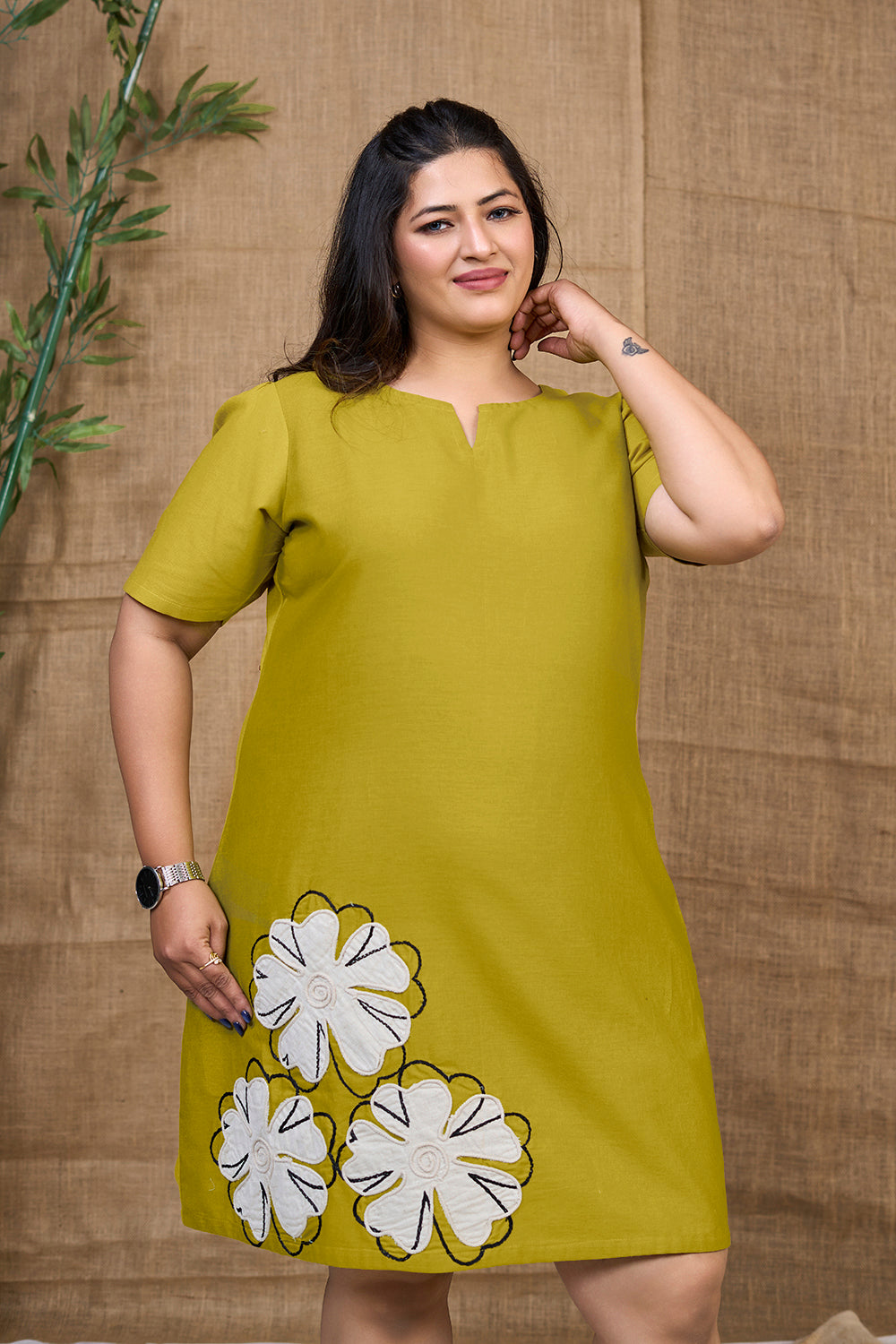 Yellow plus size A-line dress for women with flowers Yellow plus size A-line dress for women with flowers