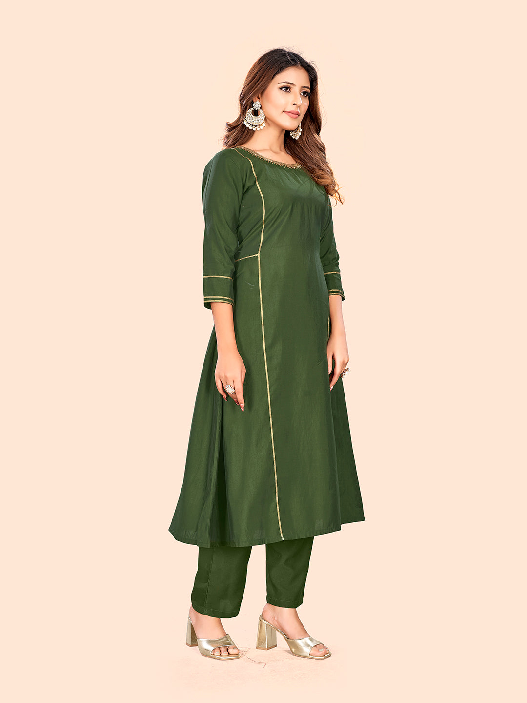 Curvy Lane Ladies Green Round Neck Kurta with pant set