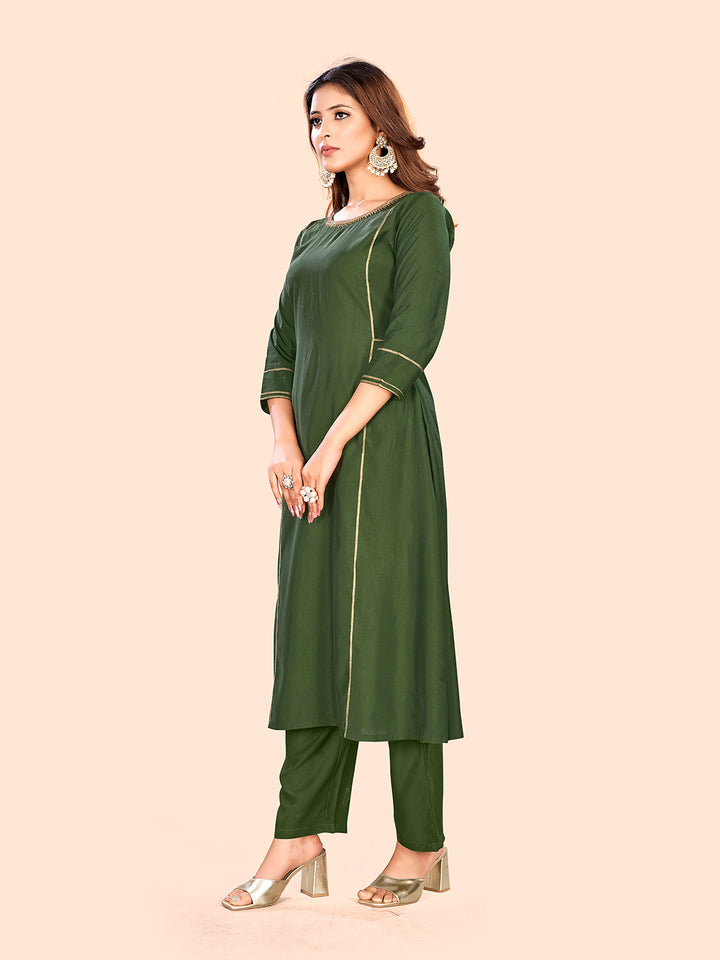 Curvy Lane Ladies Green Round Neck Kurta with pant set