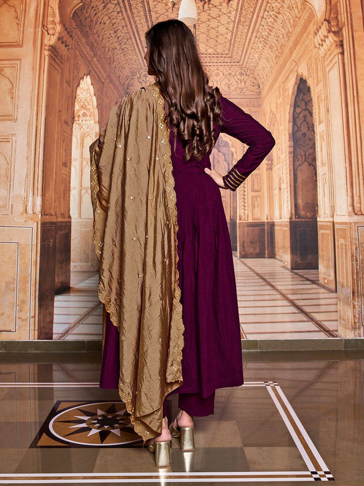 Curvy Lane Ladies Purple Kurta with pants & dupatta set