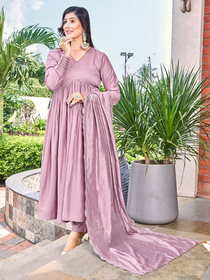 Curvy Lane Ladies Lavender V-Neck Kurta with pants & dupatta set